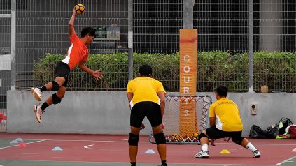 How to play tchoukball