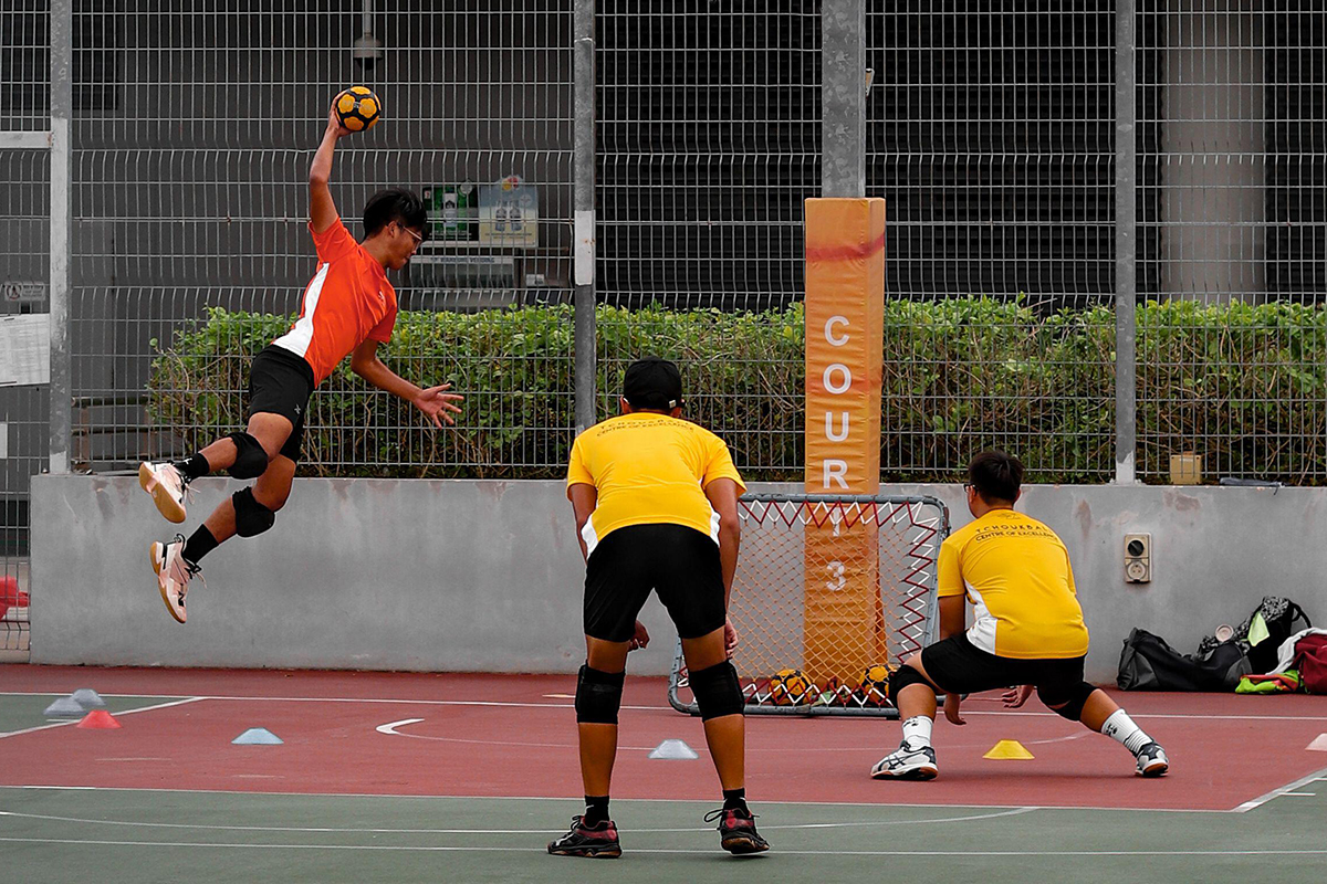 How to play tchoukball