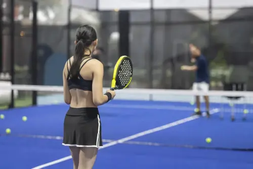 how to play padel